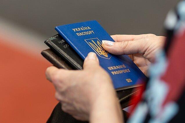 Тисячі громадян України, які перебувають у Європейському Союзі, змушені будуть замінити свої документи: кому необхідно це зробити