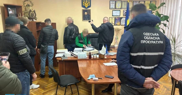 ₴50 тисяч: у Одеській області правоохоронці підозрюють голову сільської ради у корупційних діях.